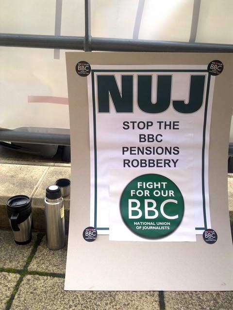 101105_e72_003-medium