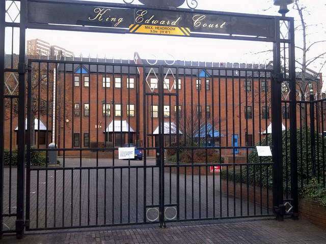 101124_e72_021-medium