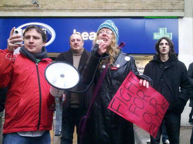 101204_e72_050-medium