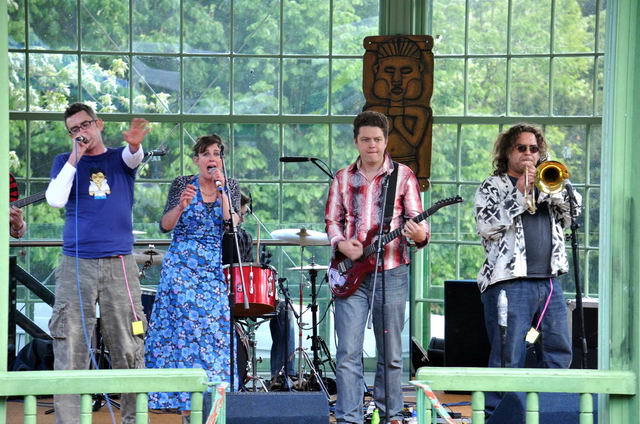 110522_d300s_179-medium