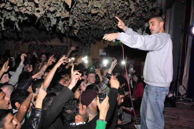 111110_d300s_221-medium